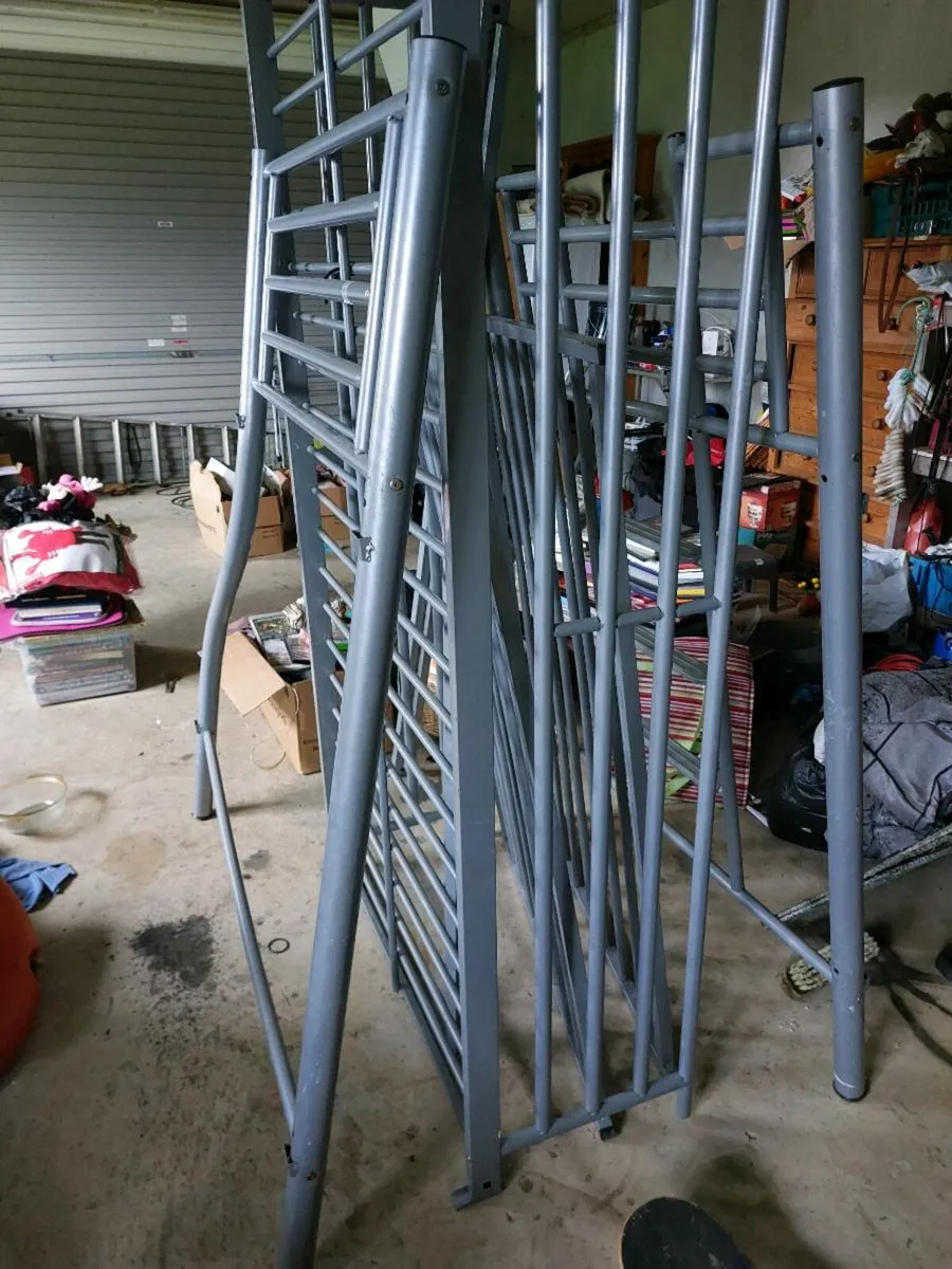 Triple bunk bed - Image 2