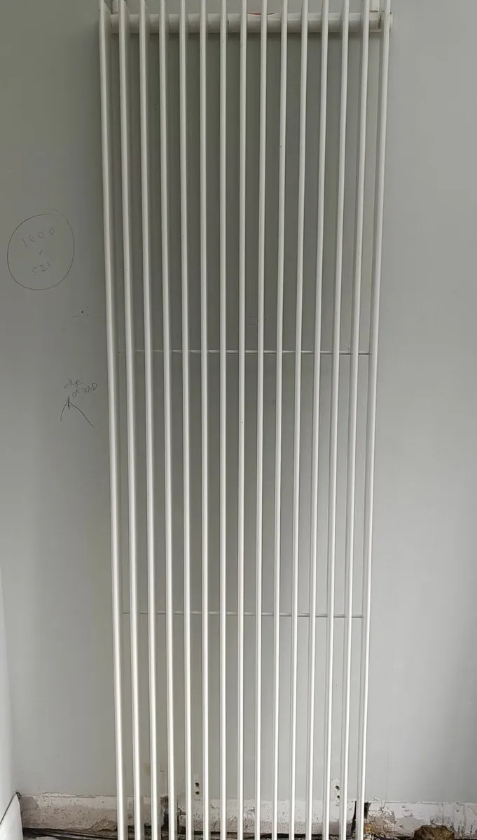 Vertical Radiator for sale - Image 1
