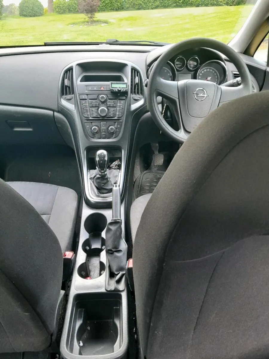 Car - Image 4