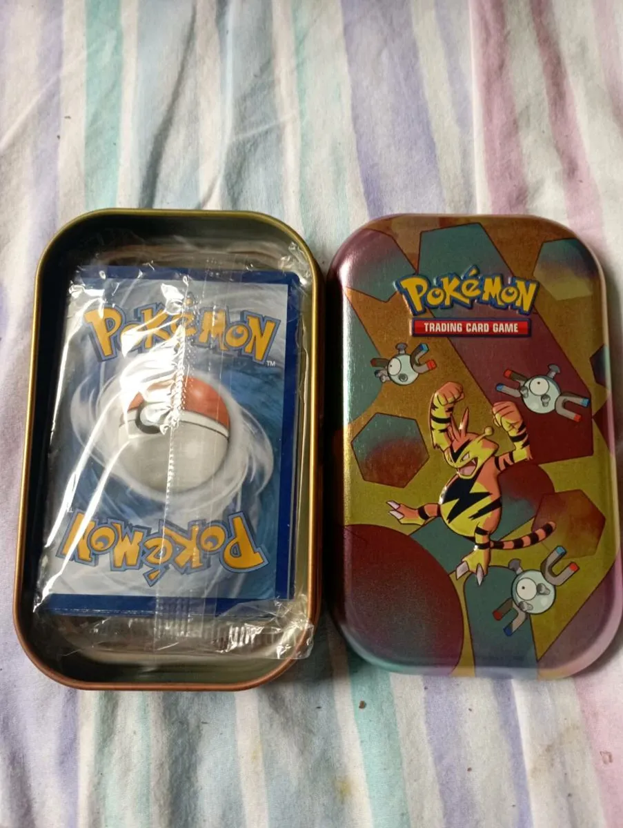 POKÉMON TRADING CARDS IN  COLLEIUBLE TIN. - Image 3