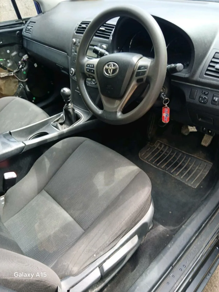 Toyota avensis - Image 3