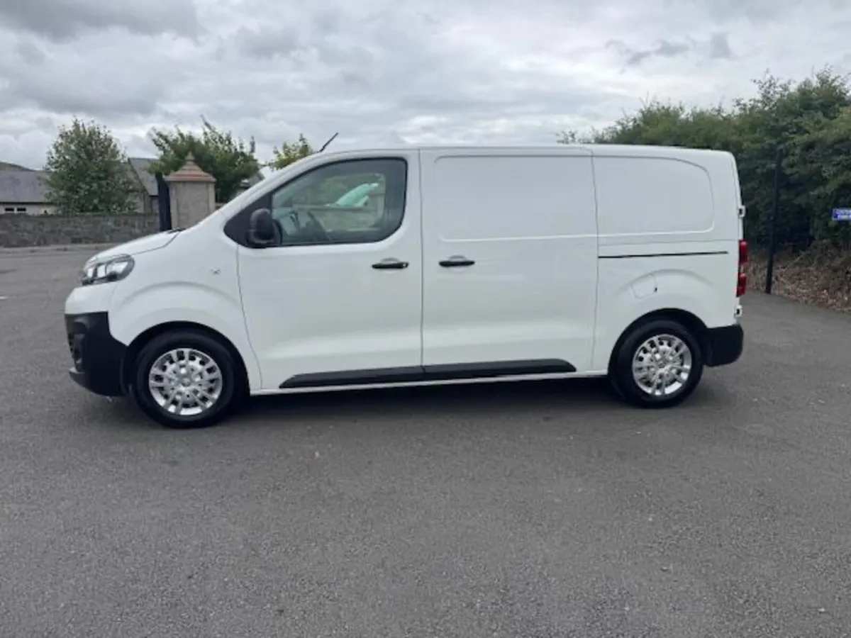 Vauxhall Vivaro Dynamic- N.I. Registered - Image 4