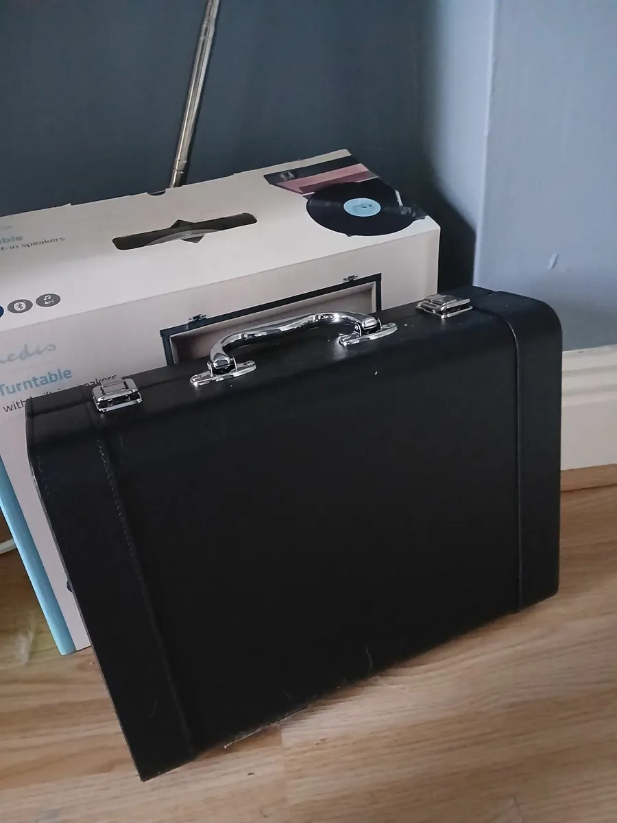Record Player - Image 2