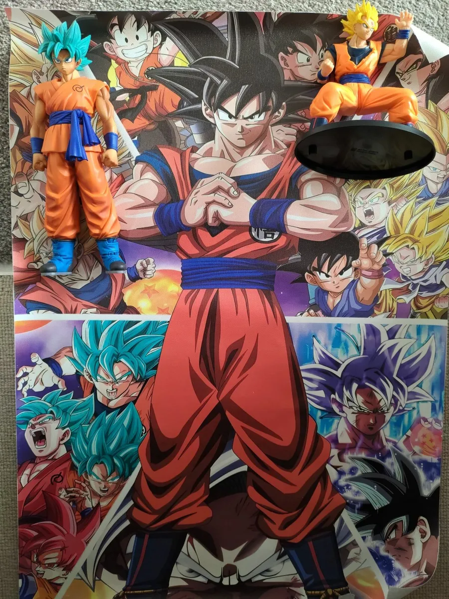 Dragon Ball Z poster (50x70) and two Goku statues