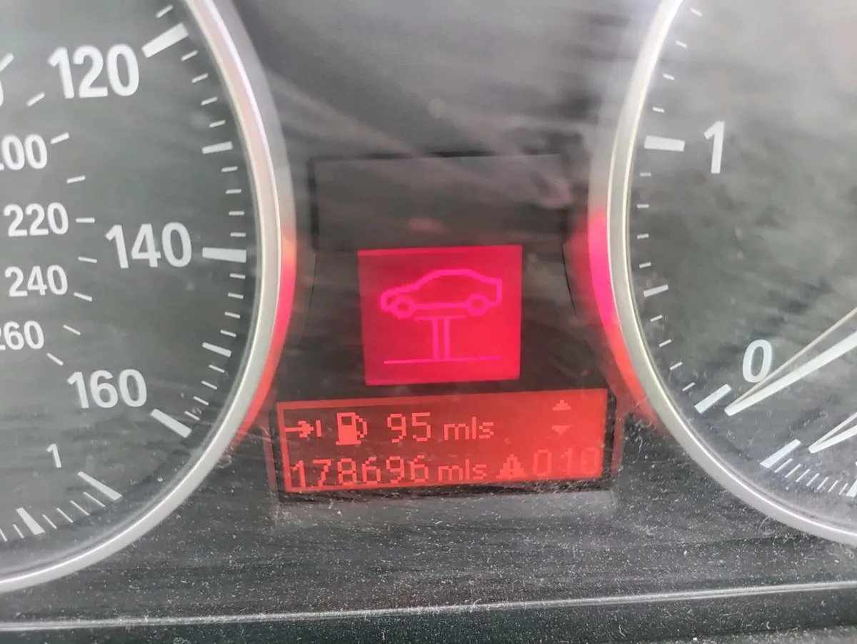 09 BMW 320d - Image 1