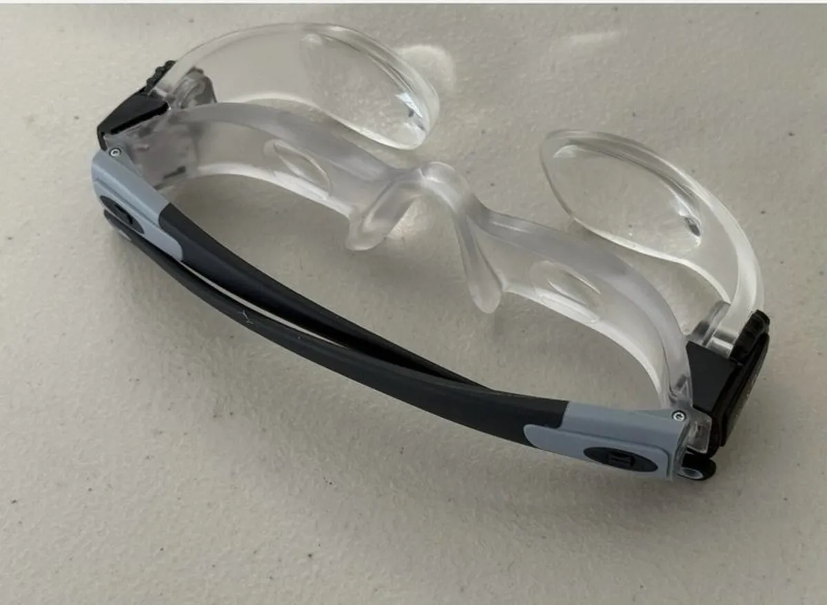 Eschenbach Max TV 2.1x TV Magnification Glasses with Case Made in Germany. - Image 4
