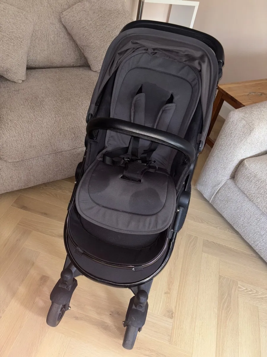 Pram - Image 3