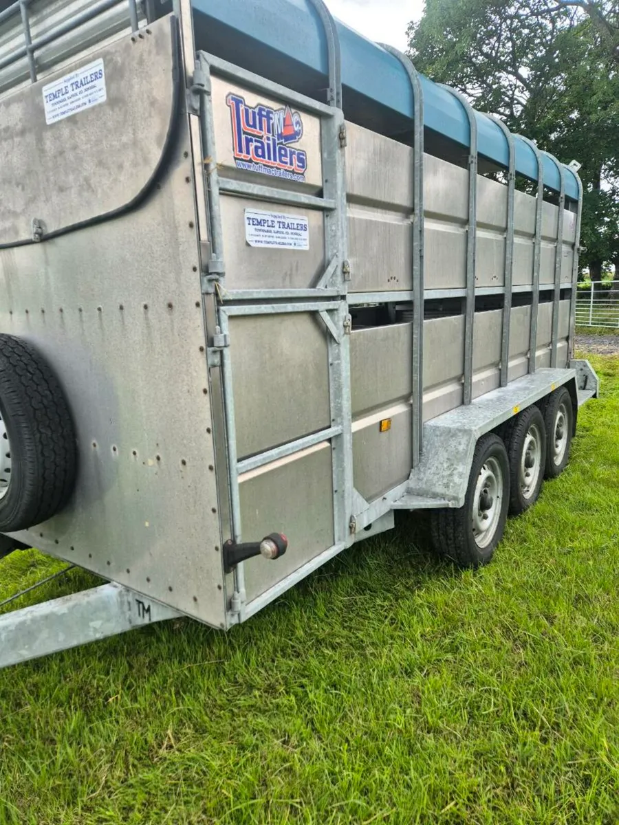 Trailer - Image 1