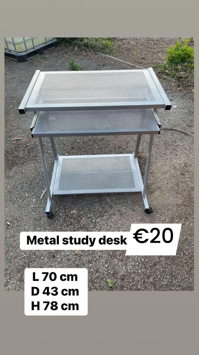 Study desk €20 - Image 3