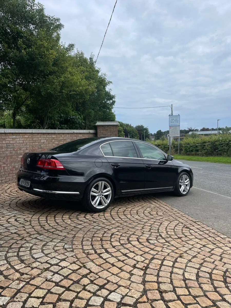 VW PASSAT - Image 1