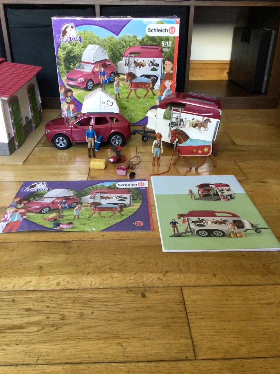 Schleich horses- stable and horse box bundle - Image 3