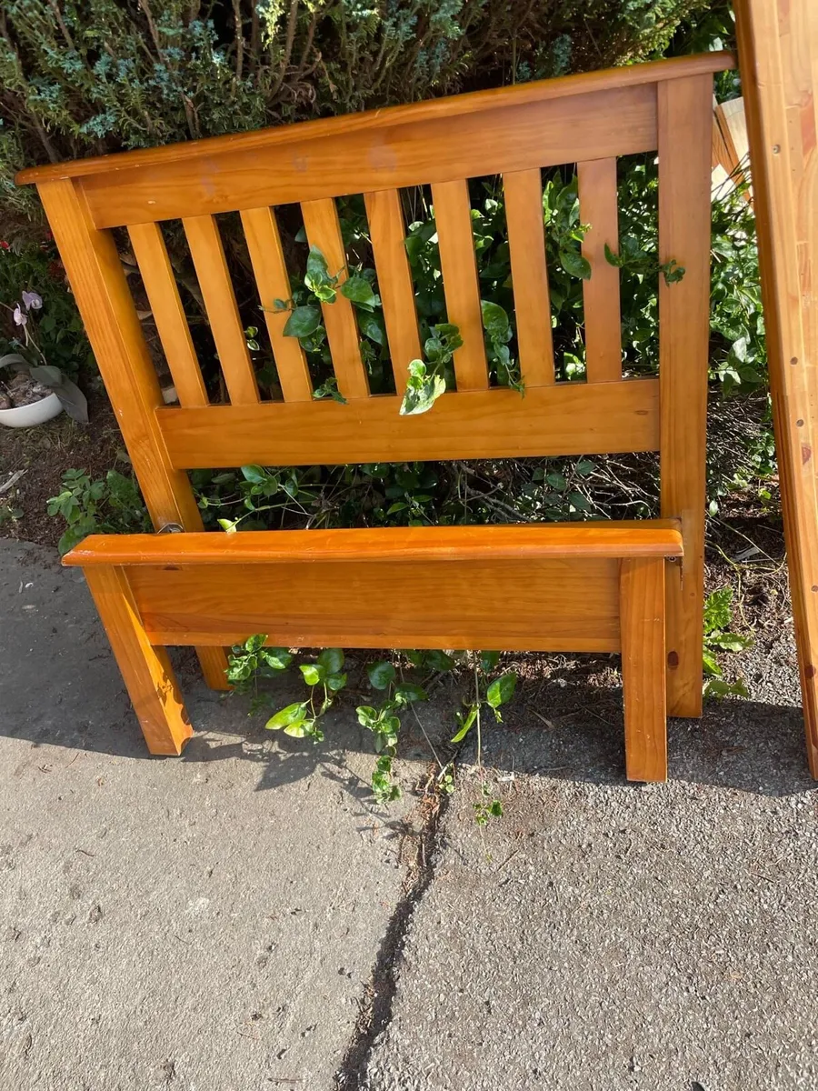 Single bed frame + mattress - Image 3