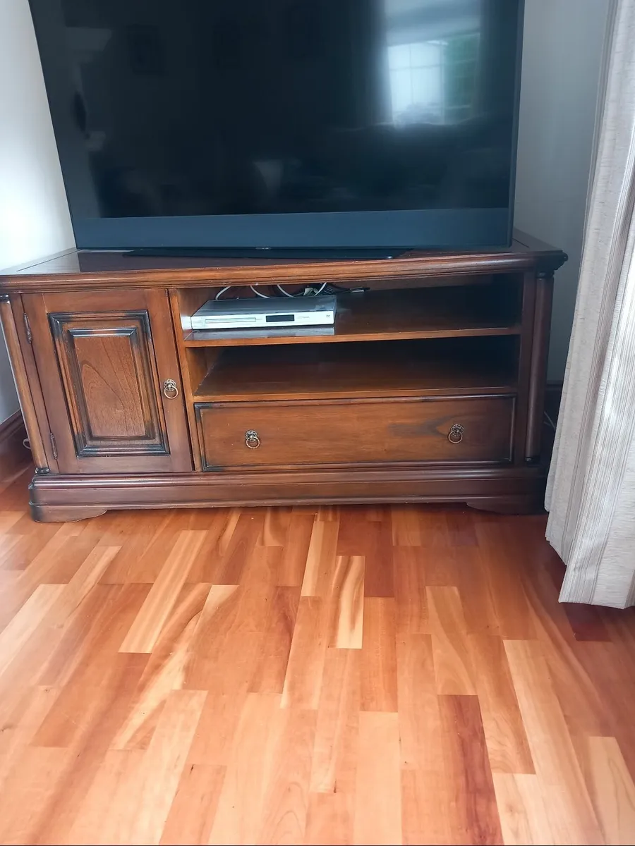 TV unit - Image 1