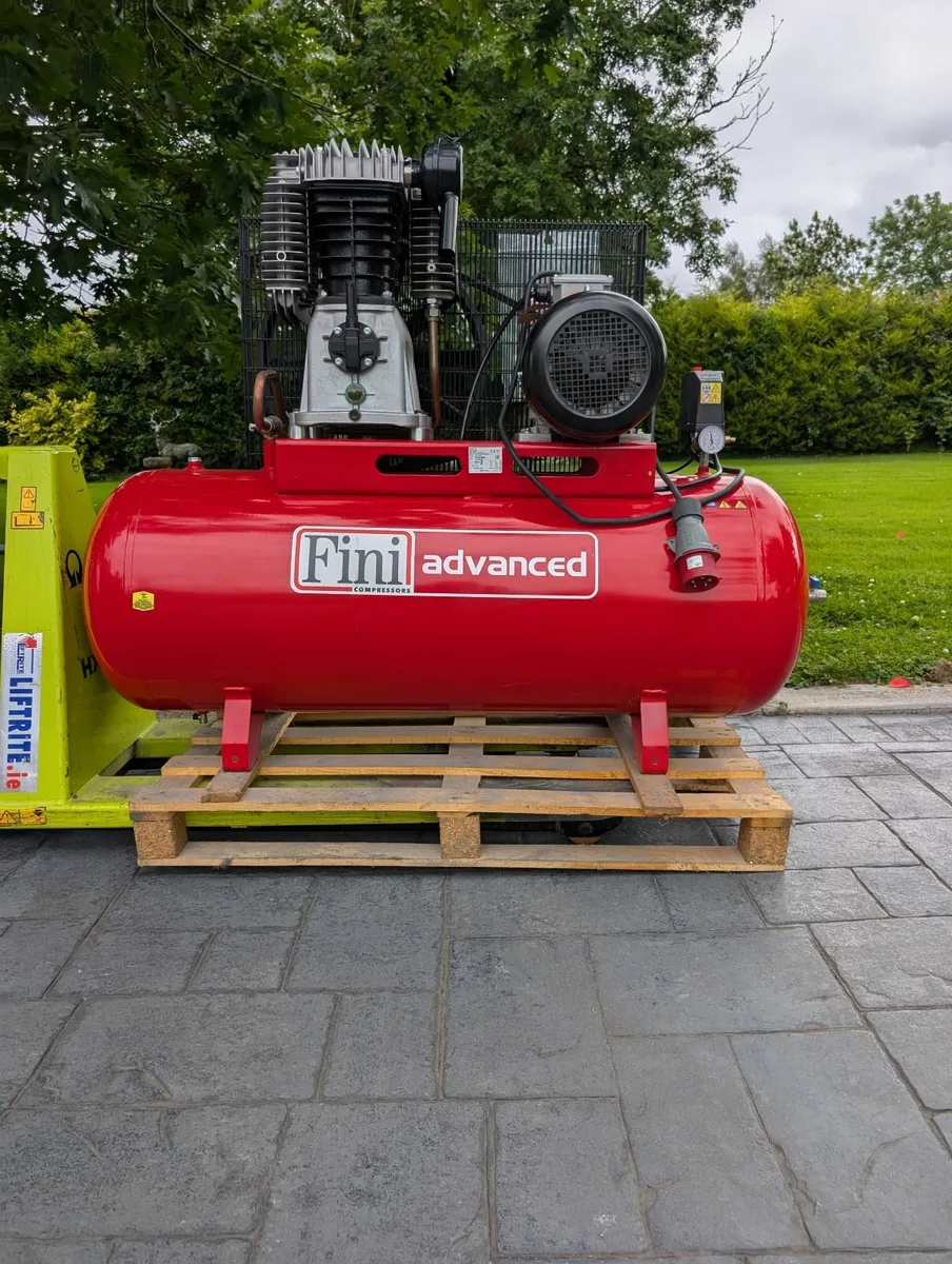 Air Compressor - Image 2