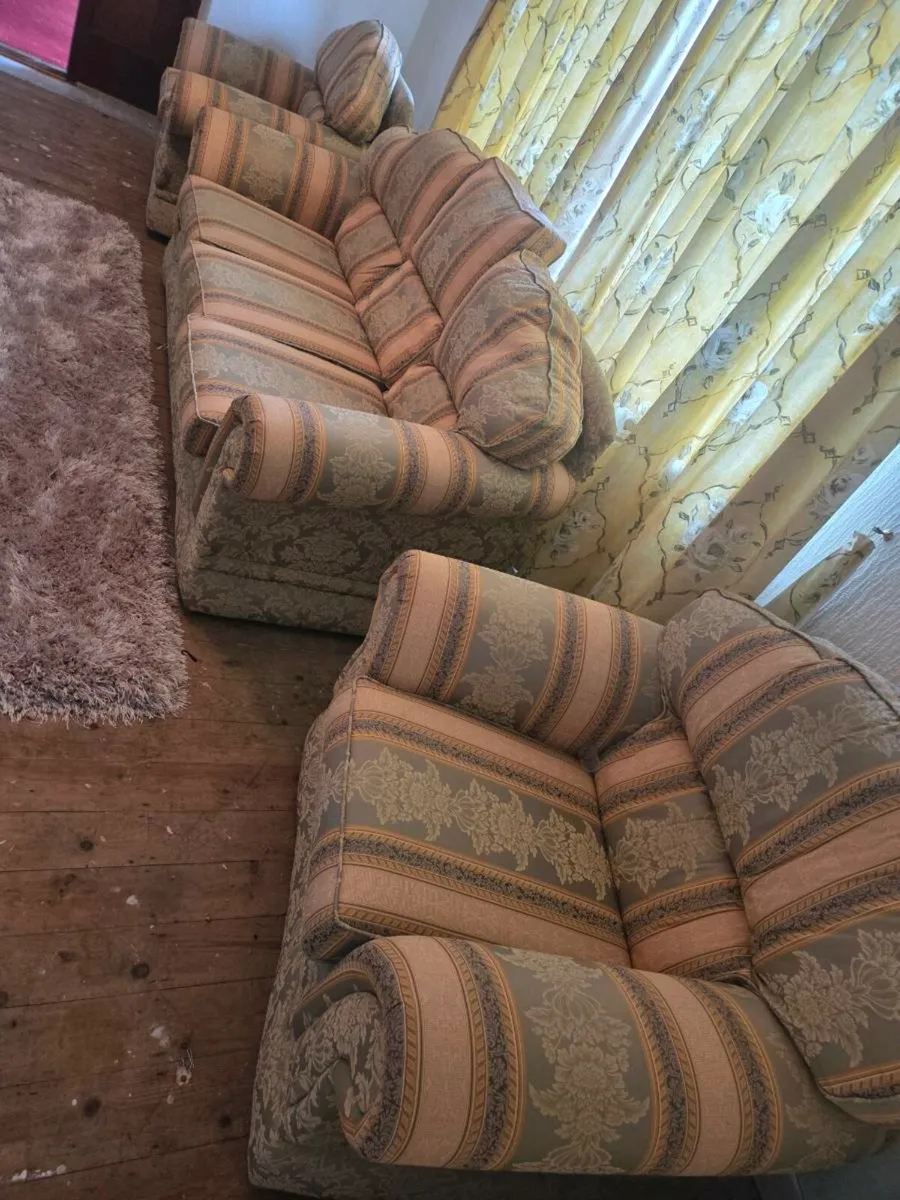 Suite of furniture - Image 3