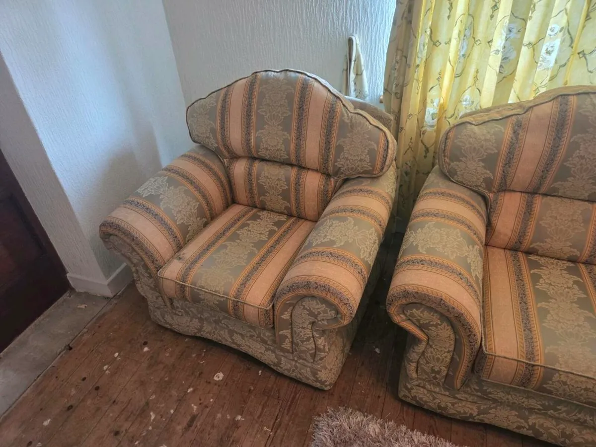 Suite of furniture - Image 4