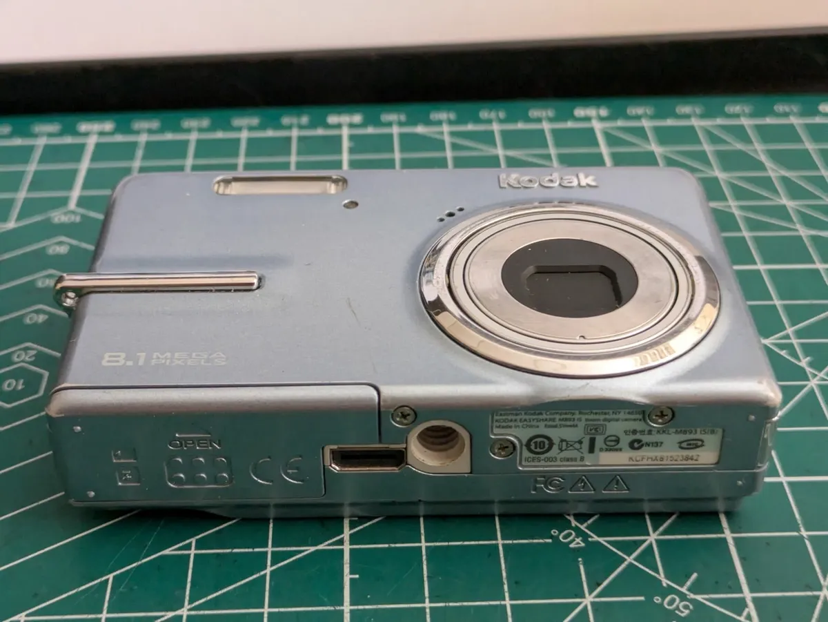 Kodak Easyshare CCD🌈 8MP digital compact camera - Image 2