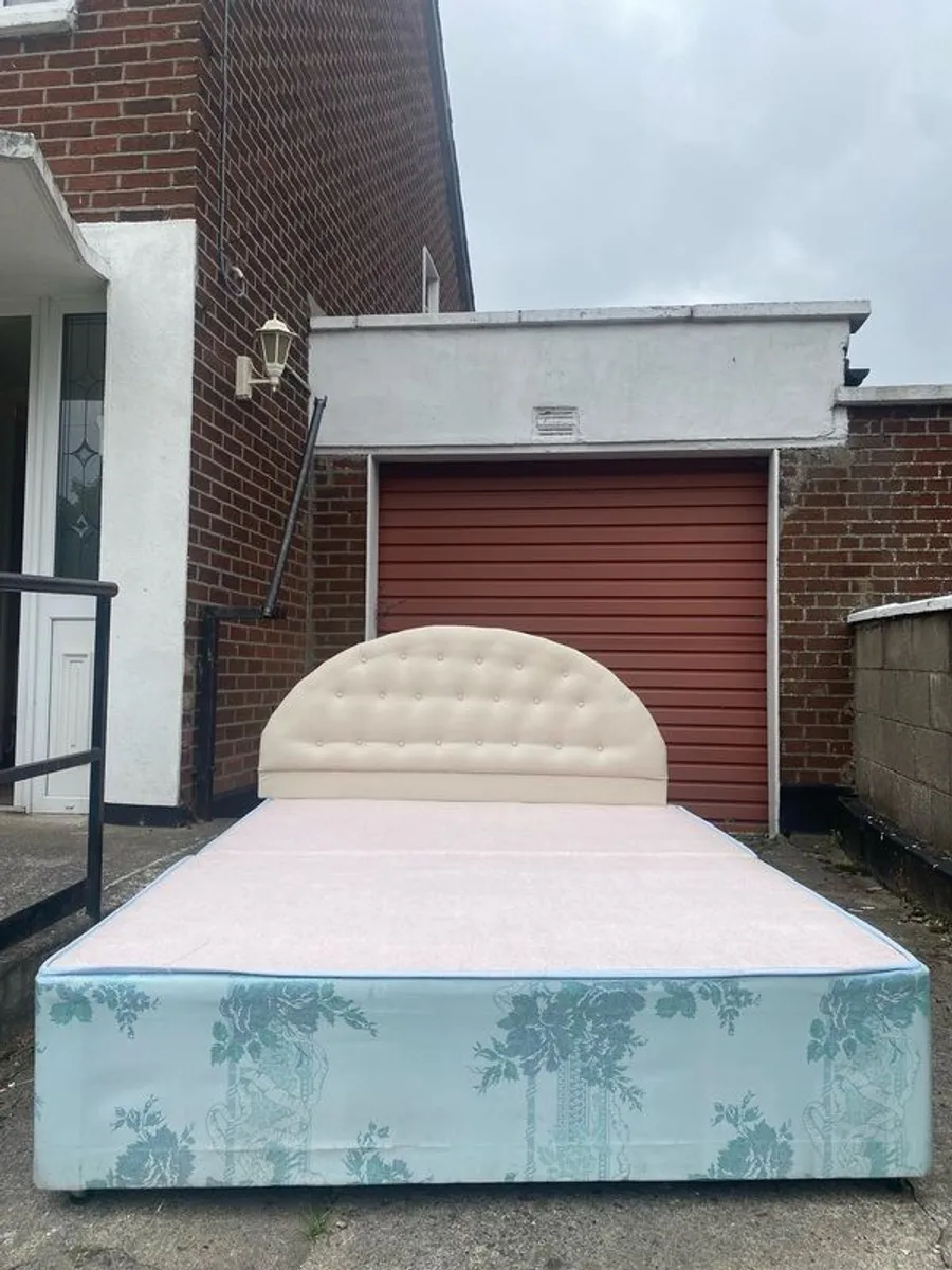 double bed with 4 drawers - Image 1