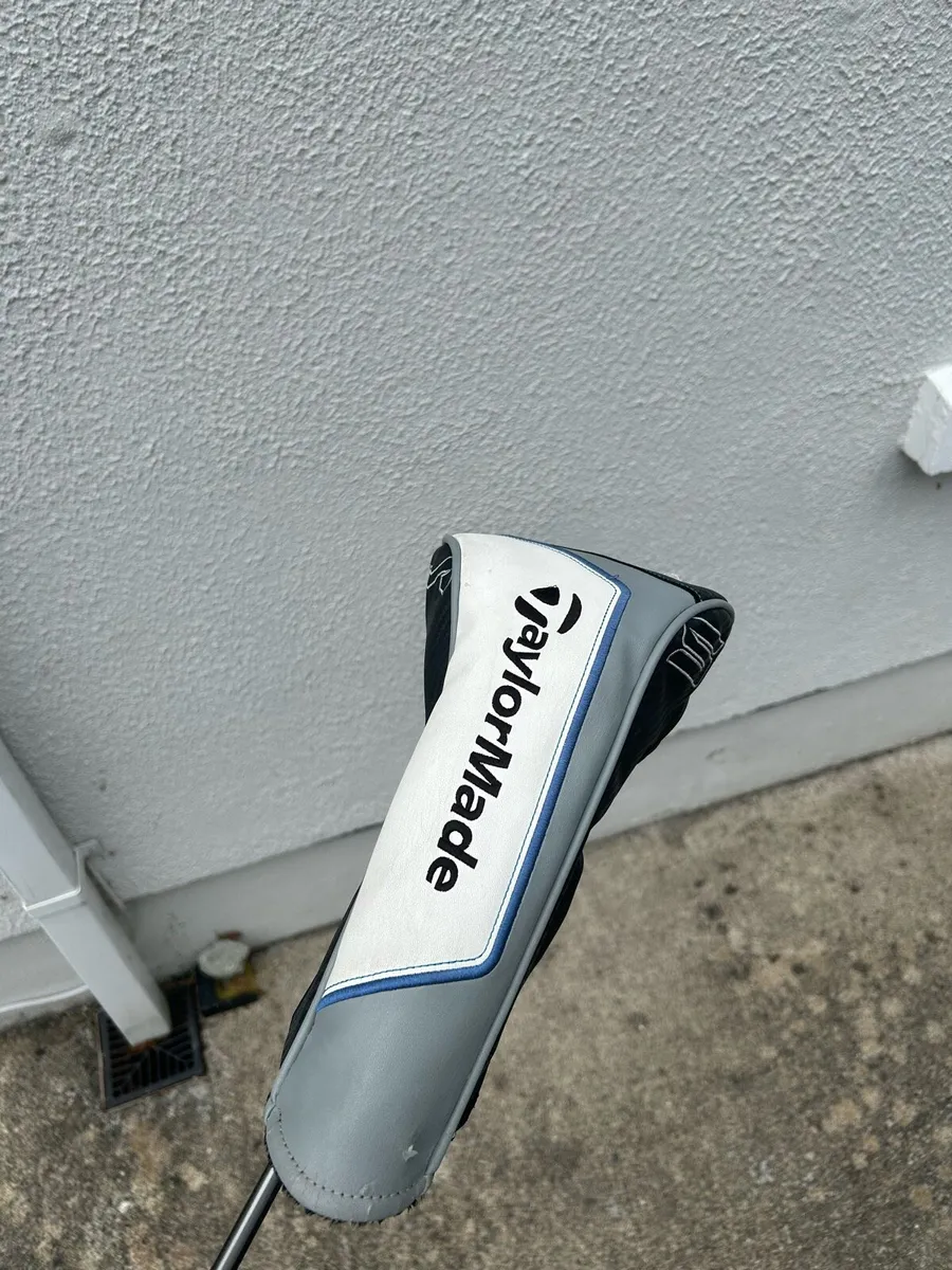 Taylormade Sim Max Driver - Image 1