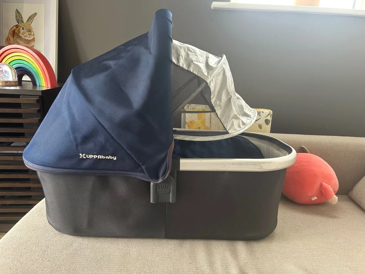 Uppa baby cot - Image 1