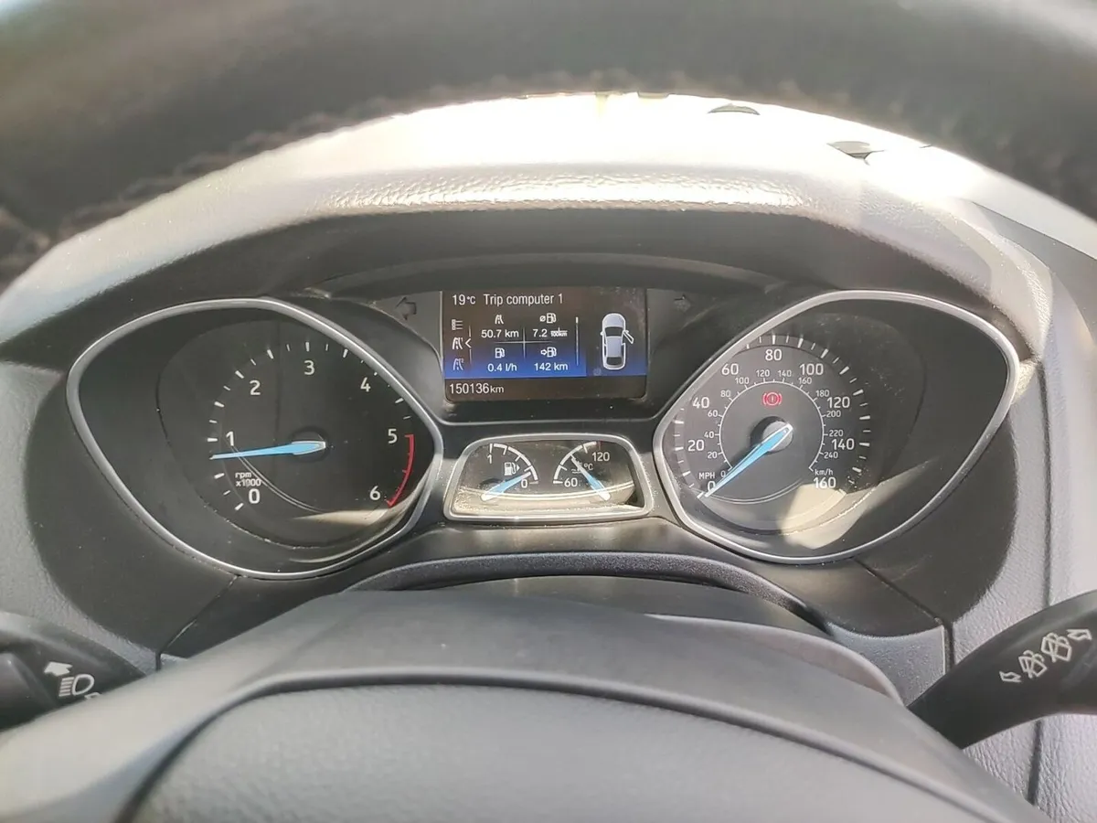 FORD FOCUS 1.5 TDCI ZETEC - Image 4