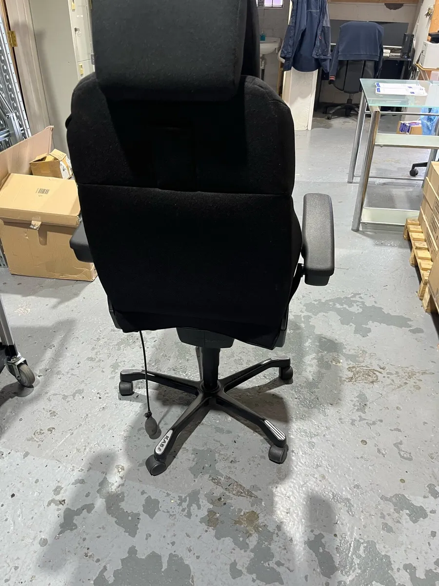 Office chair - Image 2