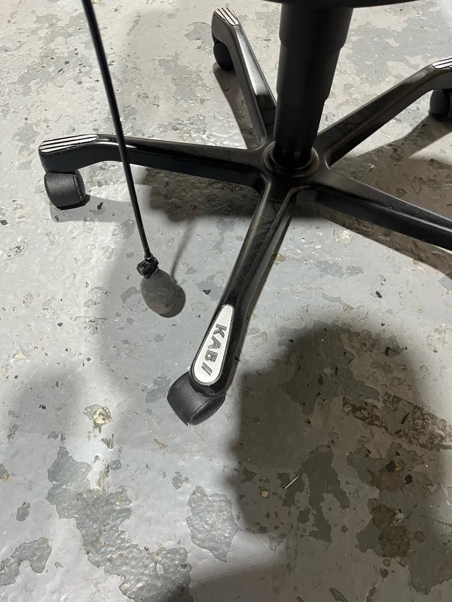 Office chair - Image 3