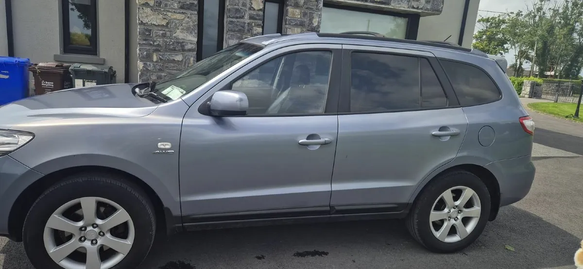 Hyundai Santa Fe 2010 4x4 crewcab - Image 2