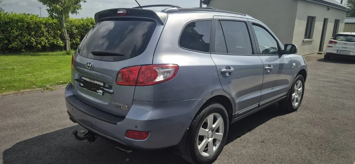 Hyundai Santa Fe 2010 4x4 crewcab - Image 4