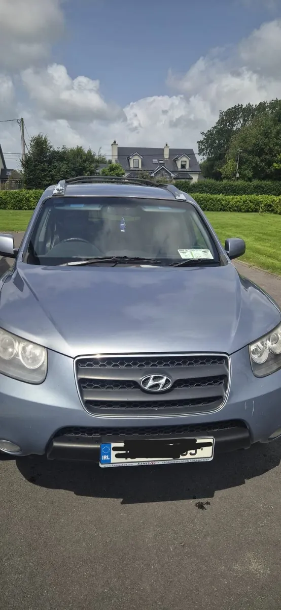 Hyundai Santa Fe 2010 4x4 crewcab - Image 1
