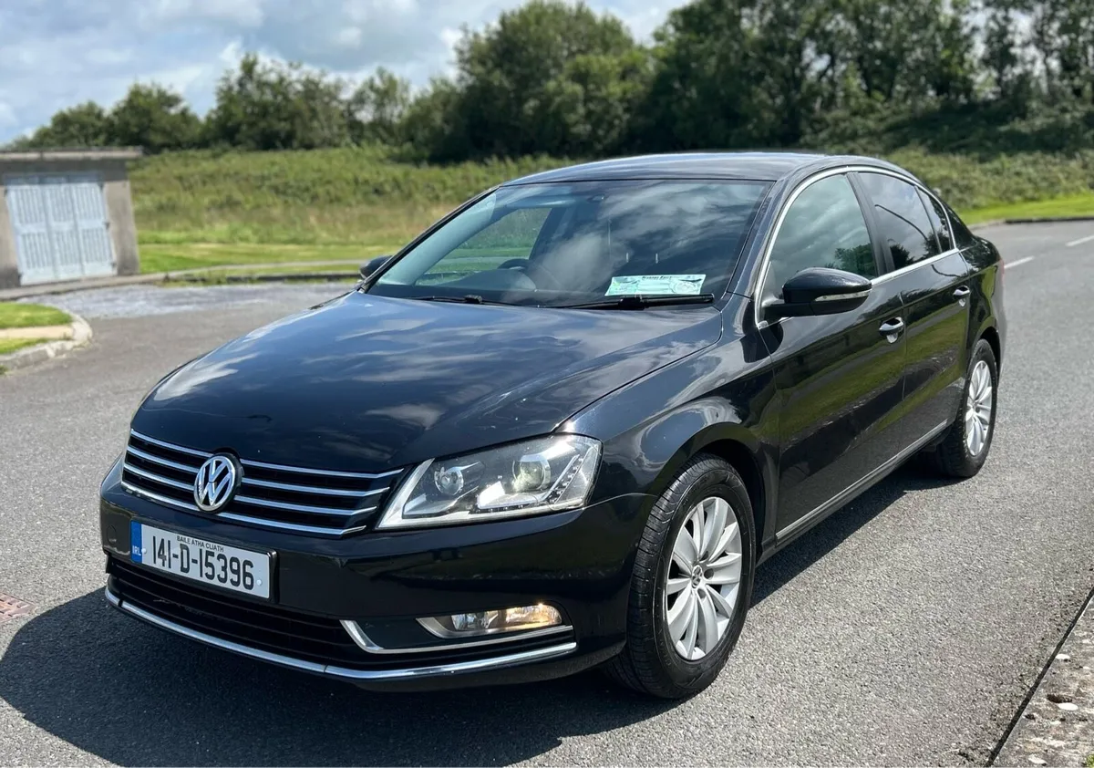2014 Passat  Highline - Image 2