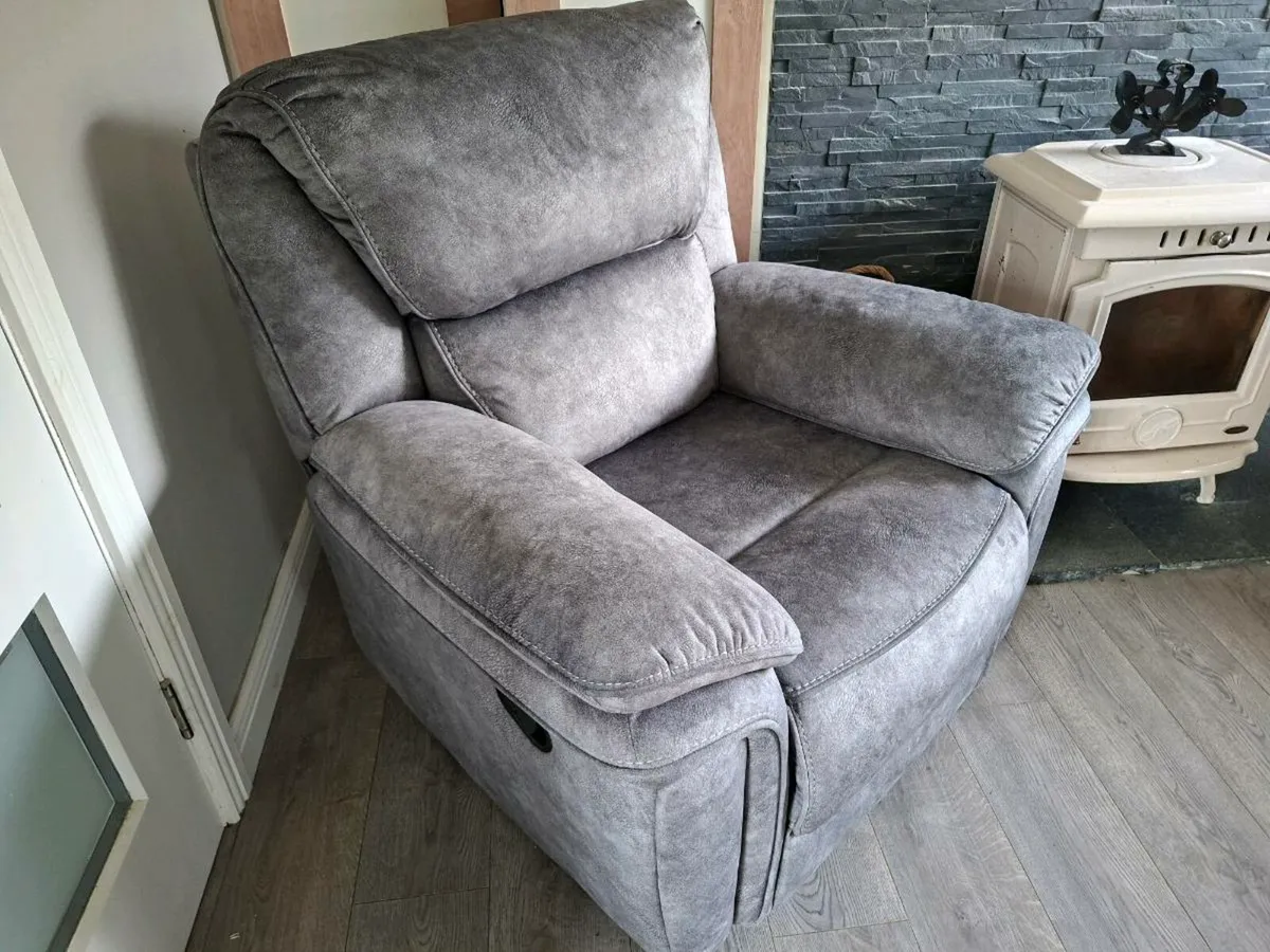 New reclining chair - Image 1