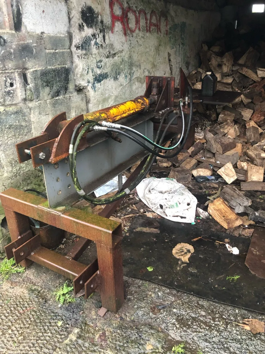 Log splitter - Image 1