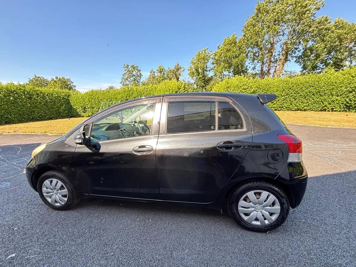 Toyota Vitz 2010 Automatic Keyless Pushstart - Image 2