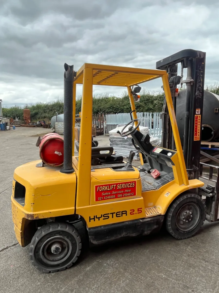 Mint 2.5t hyster forklift no vat - Image 1
