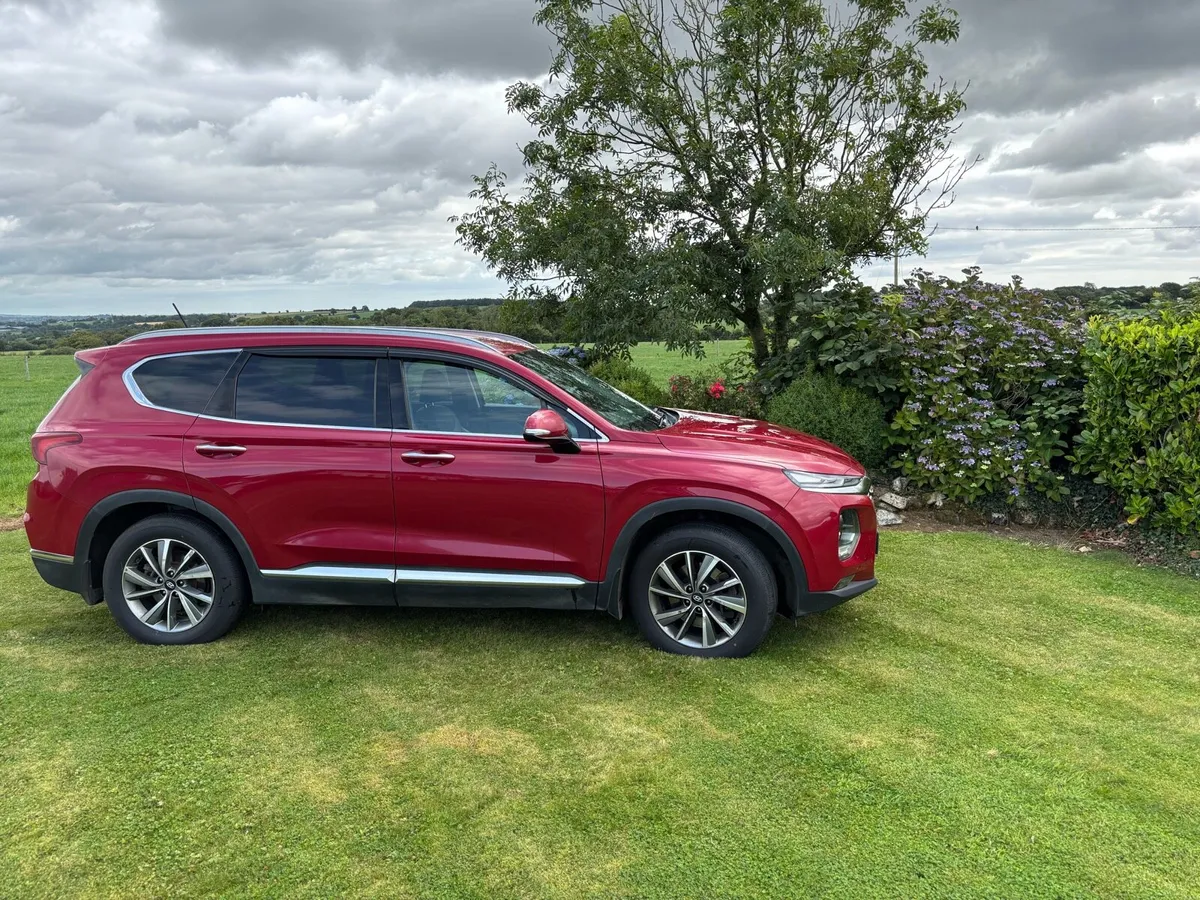 Hyundai Santa Fe 7 Seater 4 x 4 Diesel Automatic - Image 1