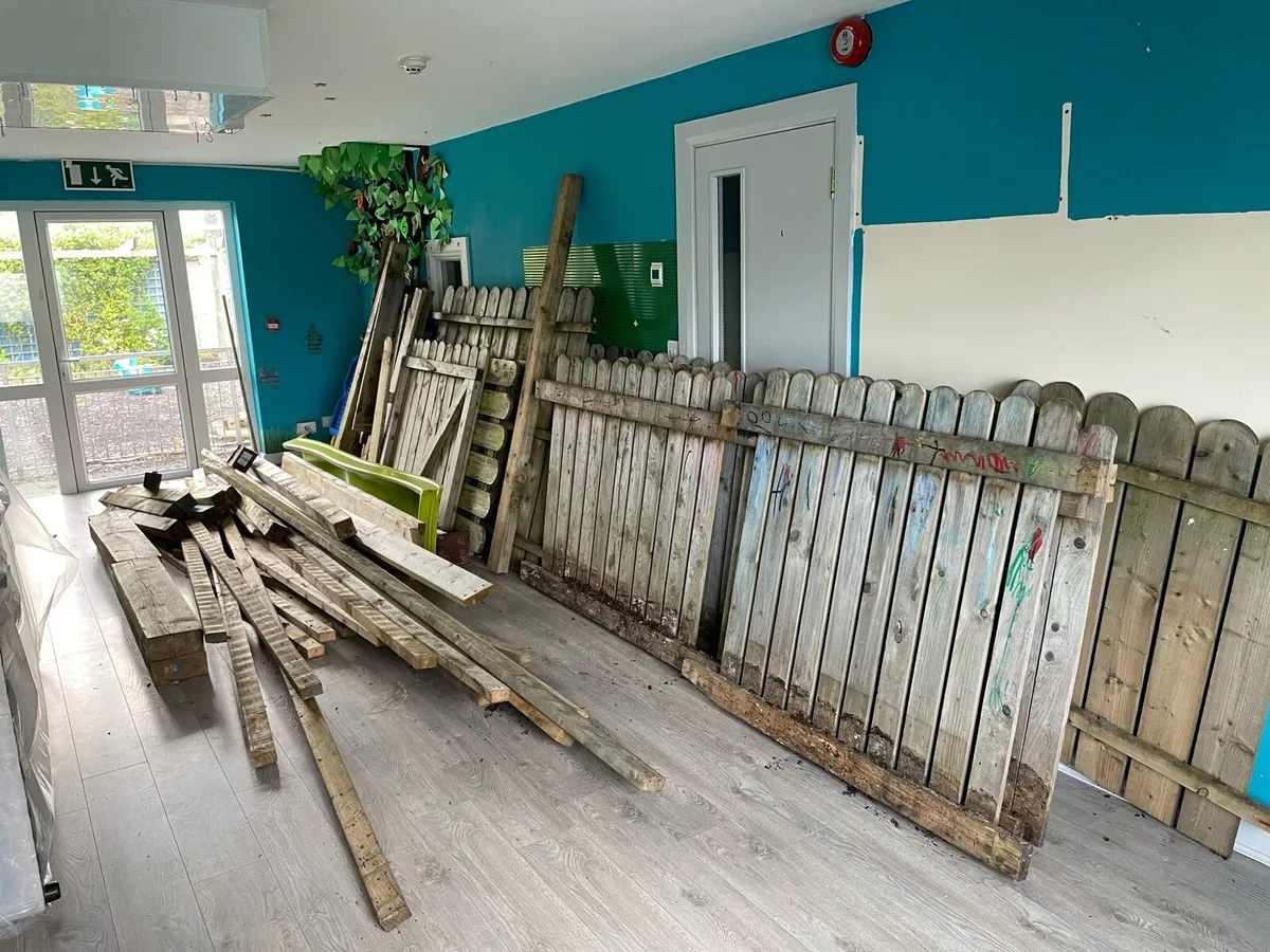 Timber Fence, Swing, Job lot of Timber - Image 1