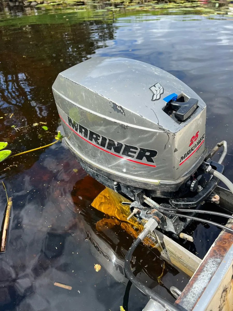Mariner 25hp outboard (not running)