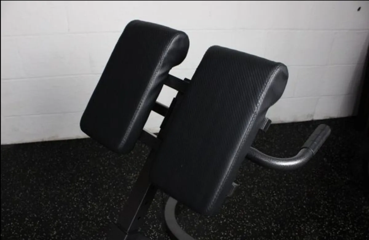 Roman chair back extension machine (new in box) - Image 2