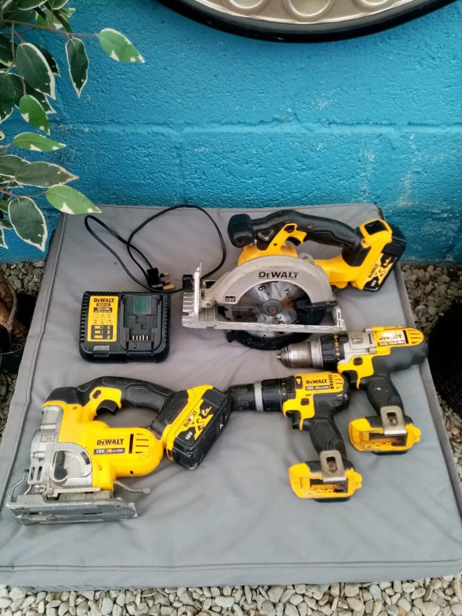 Dewalt 18v XR LI-ION Battery Tools - Image 2