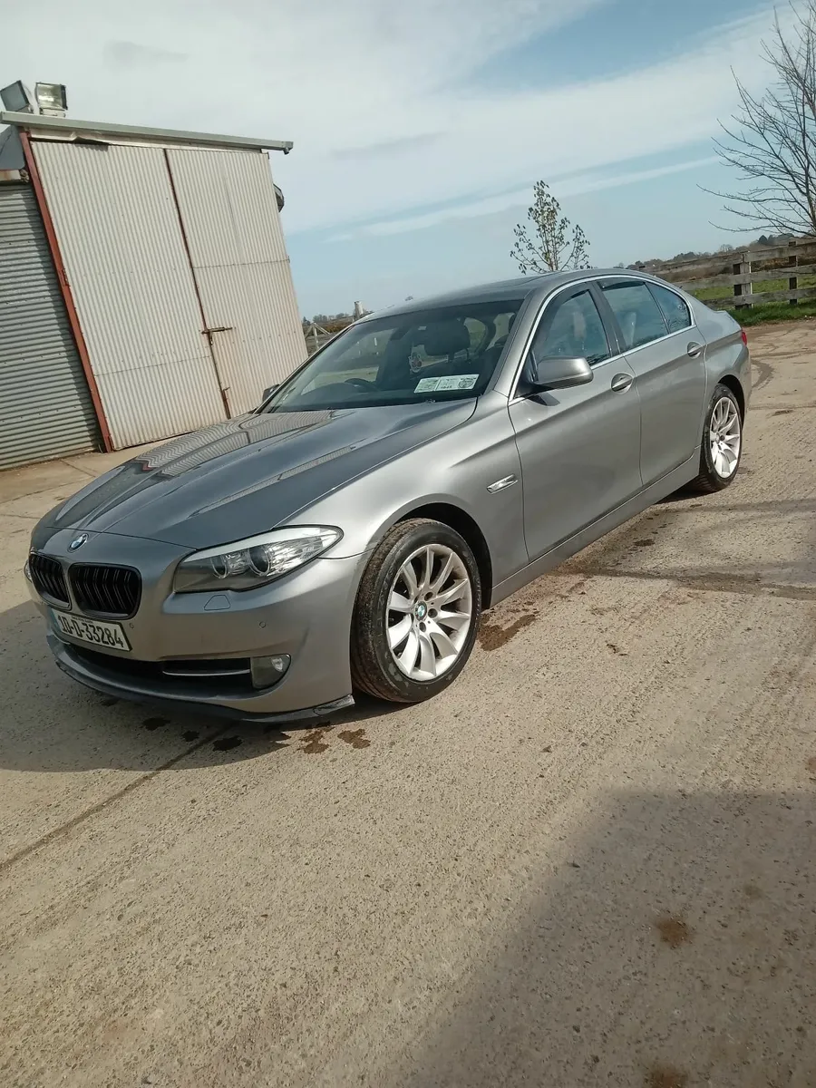 BMW 5-Series 2010 - Image 3