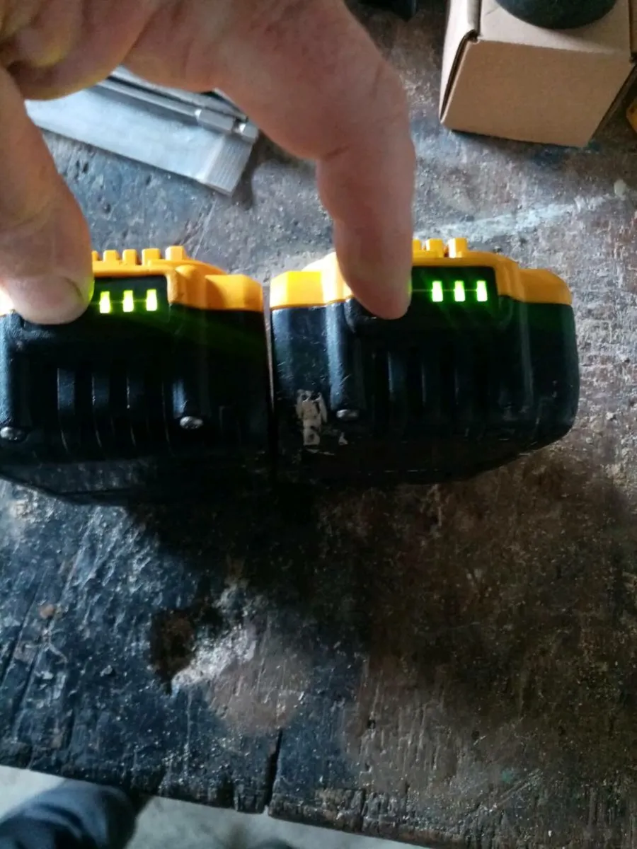 Dewalt 18v XR LI-ION Battery Tools - Image 3