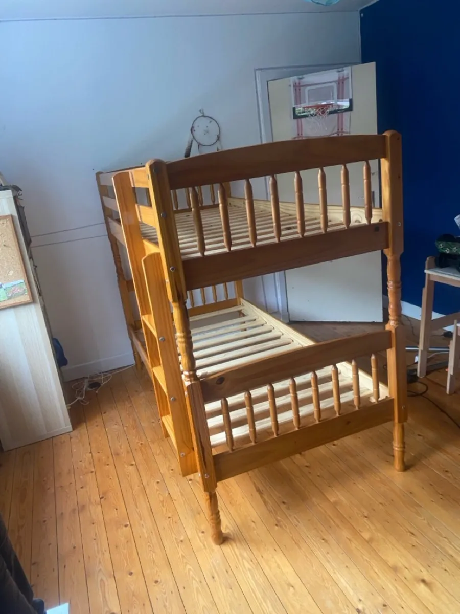 Bed - Image 1