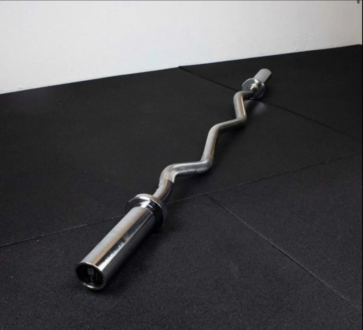 Ez curl bar + clips (new in box)