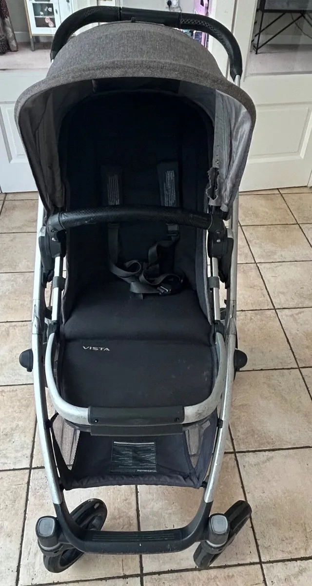Uppababy Vista V1 Buggy, Car Seat and Accessories - Image 1