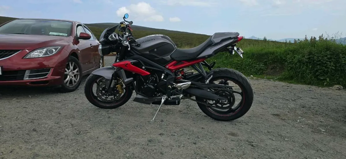 Triumph Street Triple 2013 - Image 2