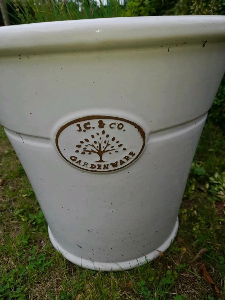 Garden pots - Image 1