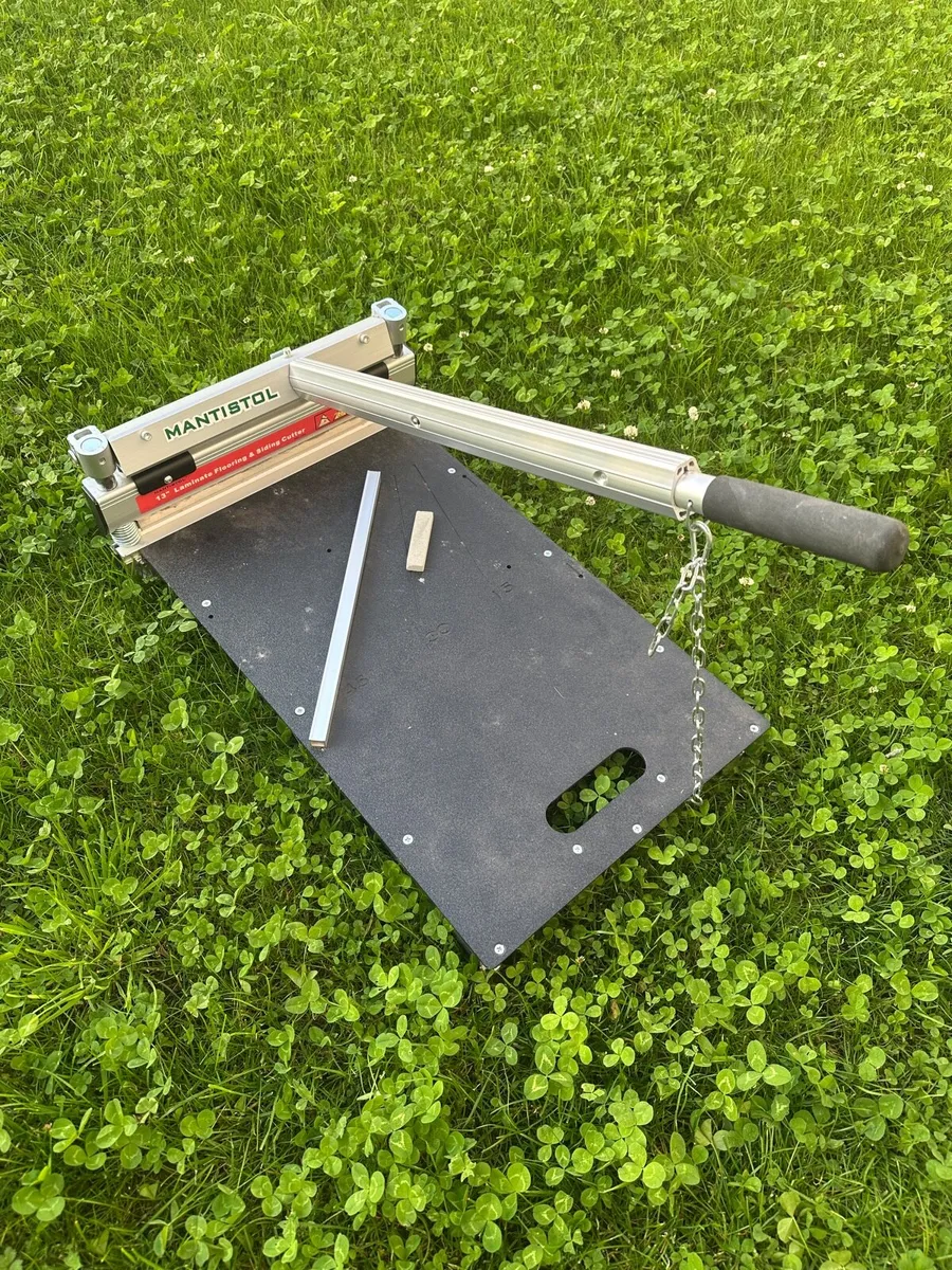 MantisTol Manual Laminate Flooring Cutter