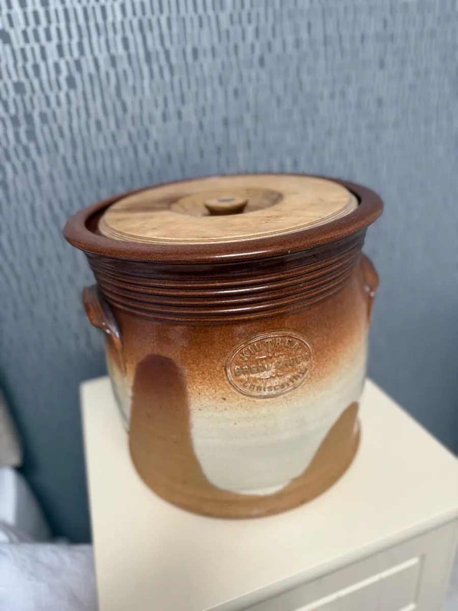 Kiltrea bridge pottery - Image 2