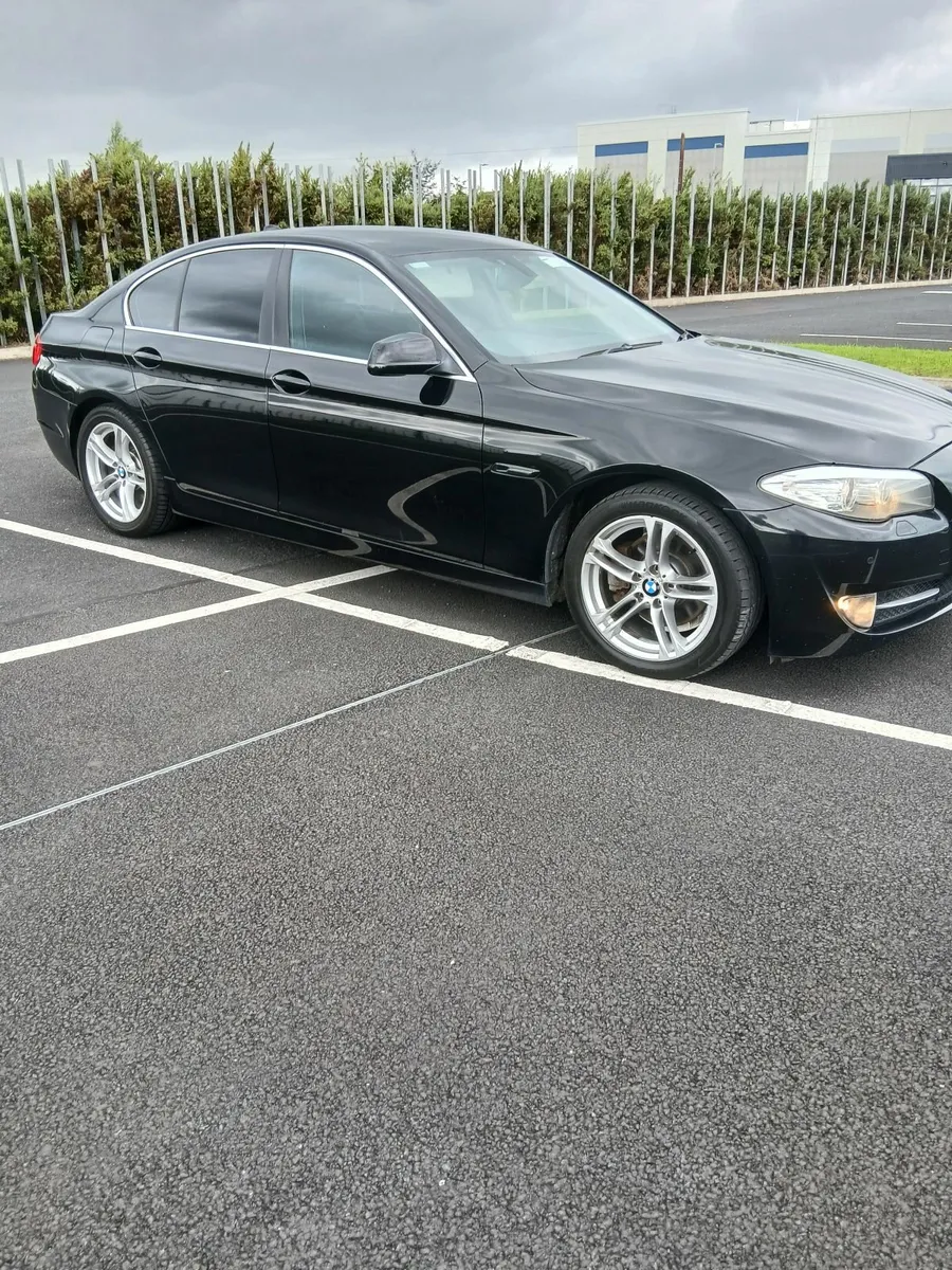 BMW 5-Series 2012 - Image 1